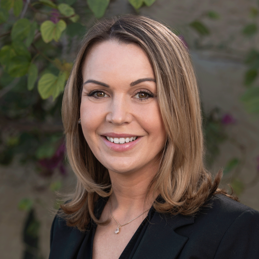 Holly Onak, VP Treasury Services Manager